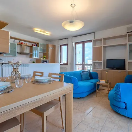Itadhome - On Top, View, Private Parking Apartment